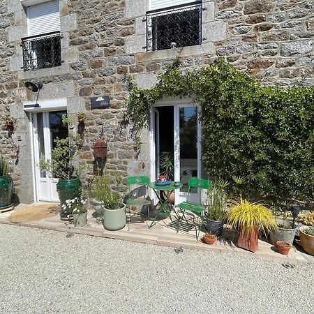 Апартаменты Chez Trotro Saint-Pierre-de-Plesguen Экстерьер фото